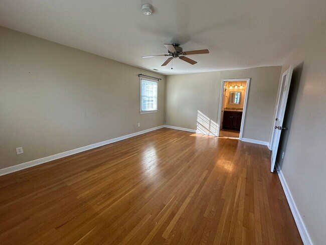 Building Photo - Call Amanda Tate at (757)289-6810 for more information