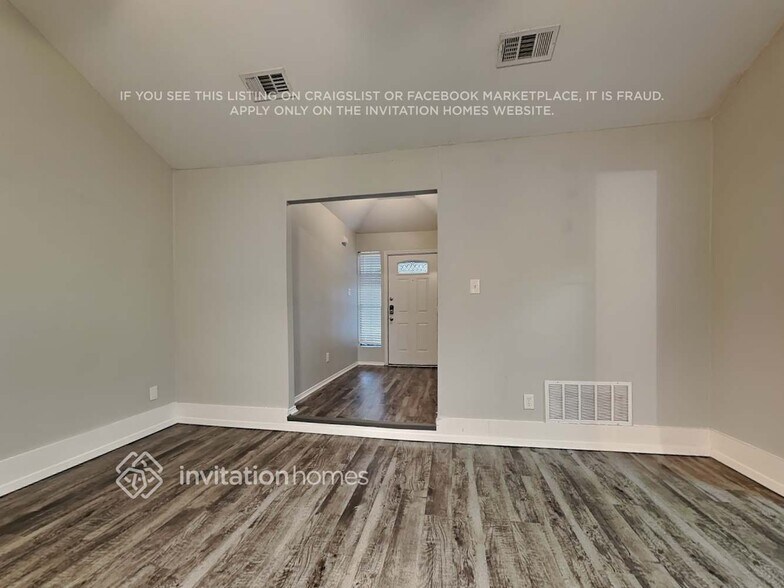 Building Photo - 717 Lynne Ln