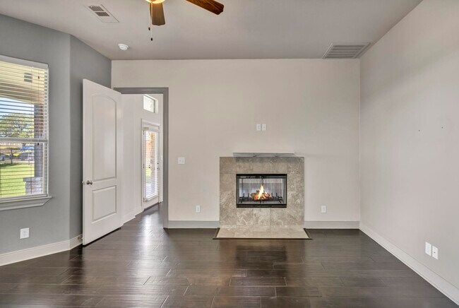 Building Photo - 307 Enclave Cir