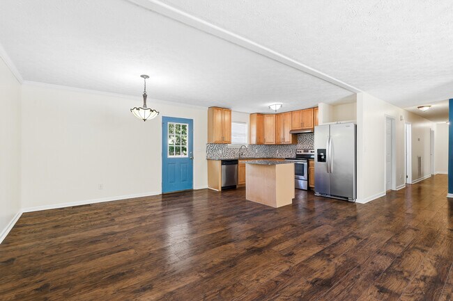 Building Photo - 1690 River Bend Rd