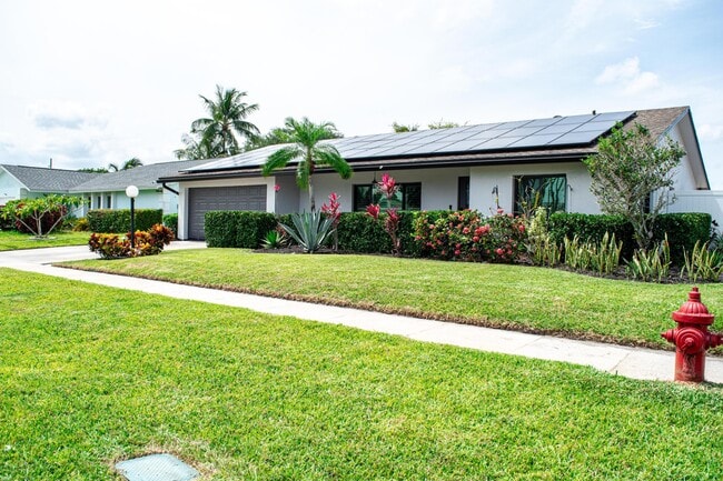 Building Photo - 5432 Sandhurst Cir S