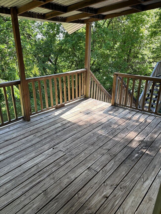 Building Photo - 873 W Clinton Dr