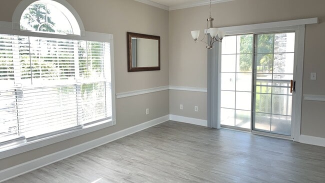 Building Photo - AUGUST SPECIAL!! 1-Bedroom, 1-Bathroom, condo