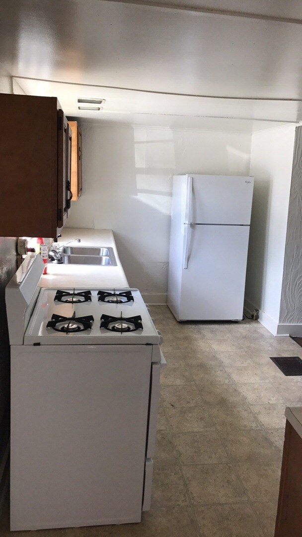 Building Photo - Available August 2026.  Monthly rent $1,295