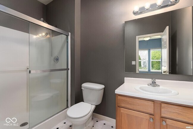 Building Photo - 4570 Matthew St