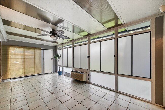 Building Photo - 319 Richvale Ln