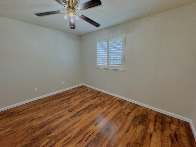 Building Photo - 4629 Stern Dr