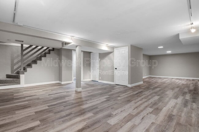 Building Photo - 438 Bush Dr