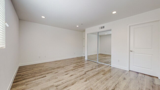 Building Photo - 4452 Turquoise St