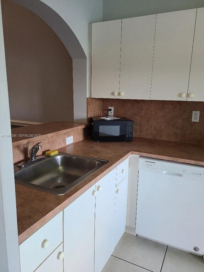 Building Photo - 1251 SE 31st Ct