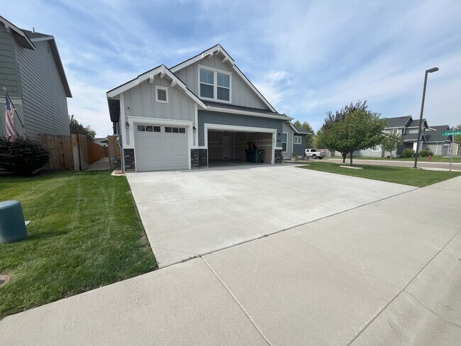 Building Photo - 5299 N Zamora Way
