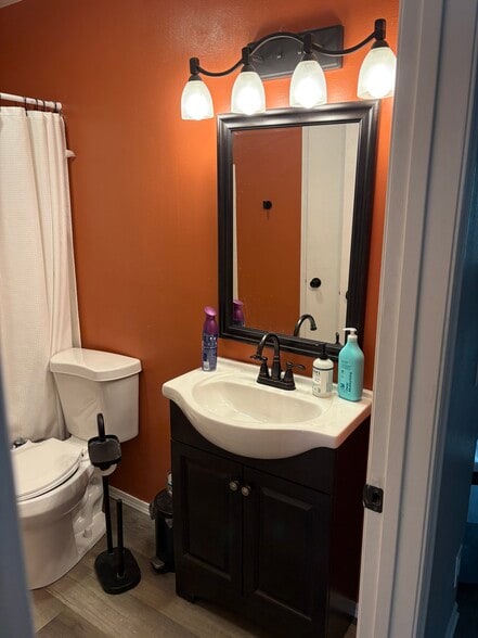 Building Photo - 6710 Park Ridge Dr