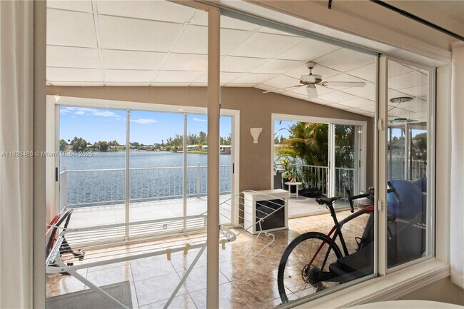 Building Photo - 5620 Lagoon Dr