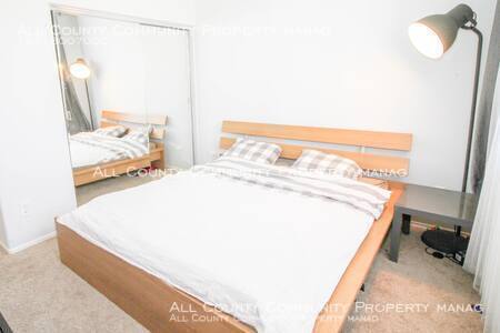 Building Photo - FULLY FURNISHED 3BED 2 BA HOUSE ON SCGA GO...