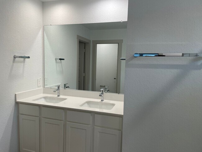 Building Photo - 7719 Golden Rubia Ln