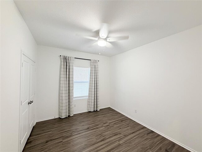 Building Photo - 928 Legends Ln