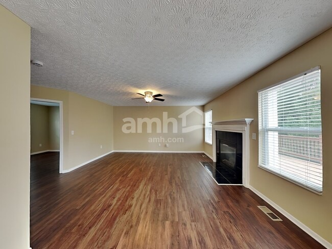 Building Photo - 512 Longview St