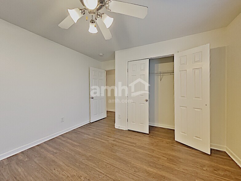 Building Photo - 1315 Chapmans Retreat Dr