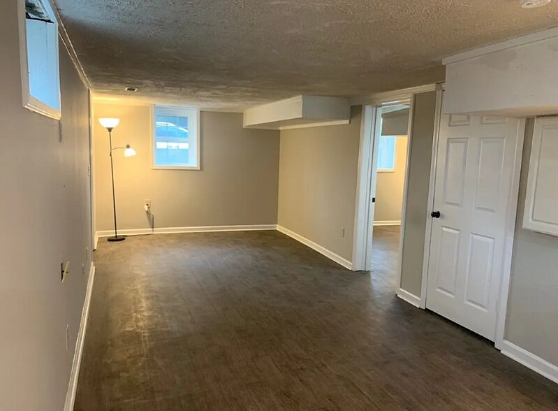 Building Photo - 705 Cabell Dr