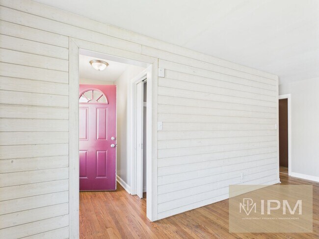 Building Photo - MOVE IN SPECIAL!!! Beautiful Brick Rancher in Central York School District!