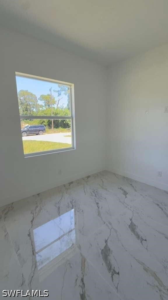 Building Photo - 908 Winters St E