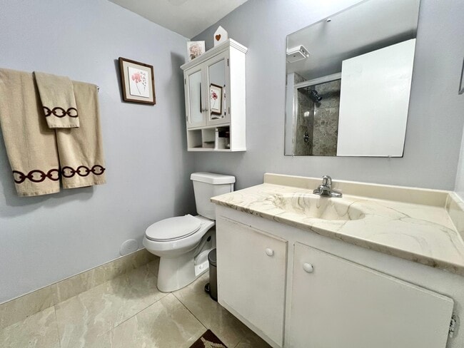 Building Photo - 4570 NW 18th Ave