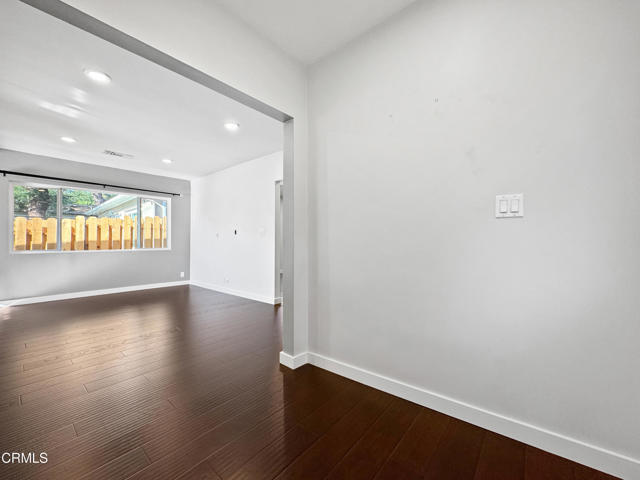 Building Photo - 10506 Silverton Ave