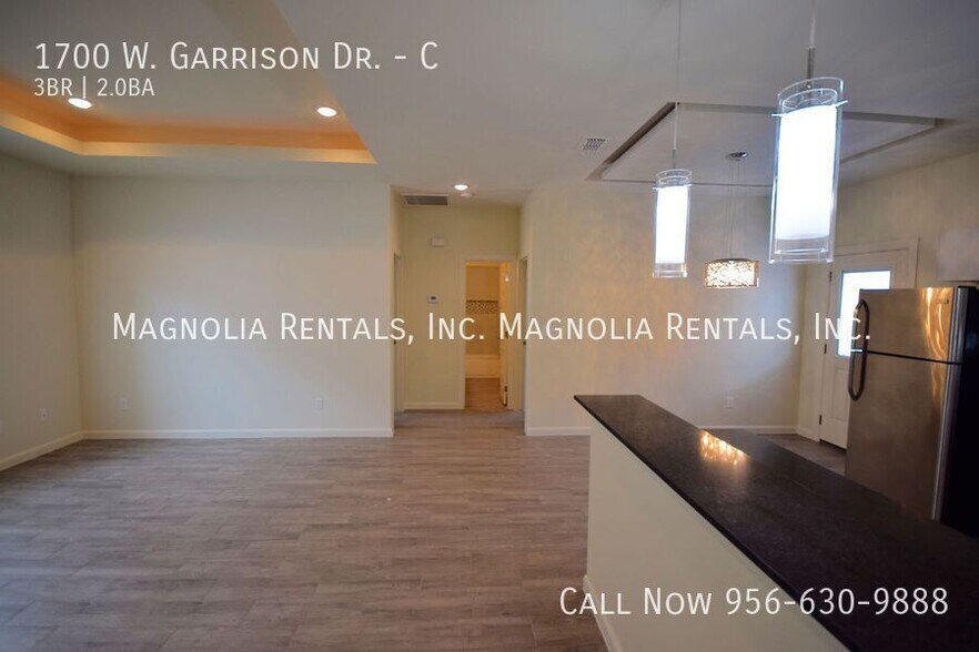 Building Photo - 1700 W Garrison Dr