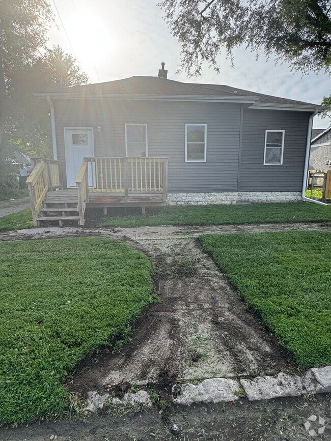 Building Photo - 3 bed 1 bath