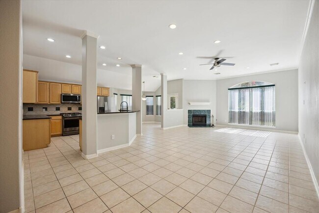 Building Photo - 1824 Chasewood Dr