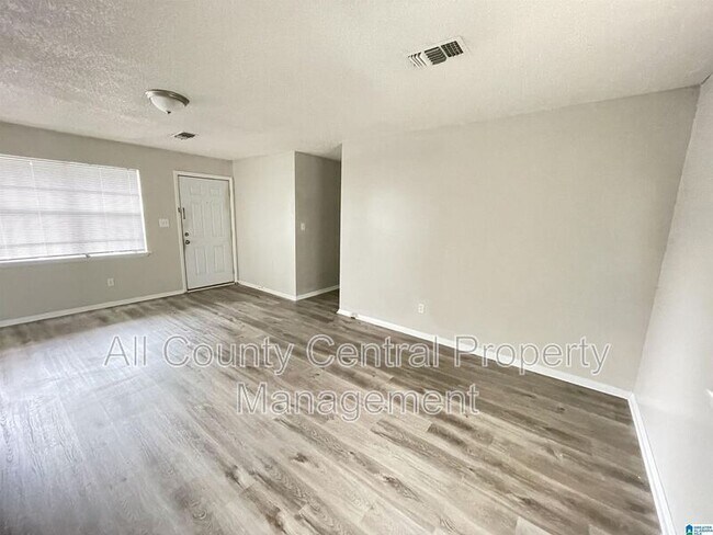 Building Photo - 2901 42nd Ln N