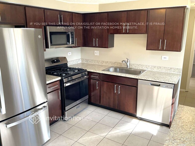 Building Photo - 433 Janine Ln