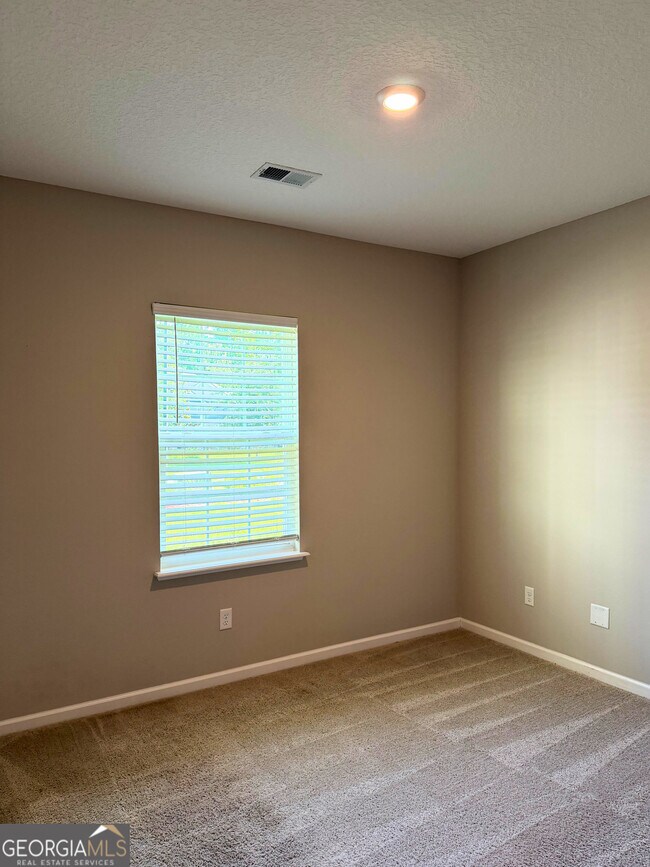 Building Photo - 206 Boatsman Way