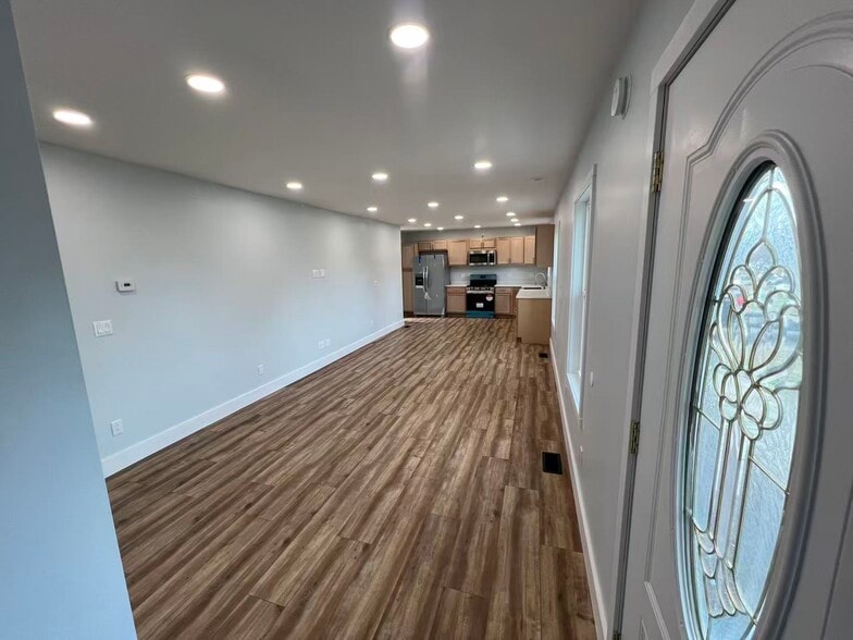 Building Photo - 1315 Mercury Dr