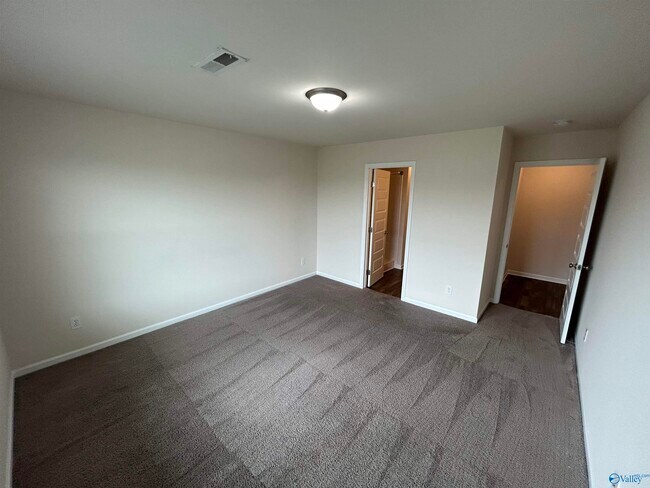 Building Photo - 122 Daymark Dr