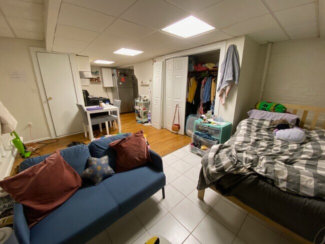 Building Photo - 30 Irving St