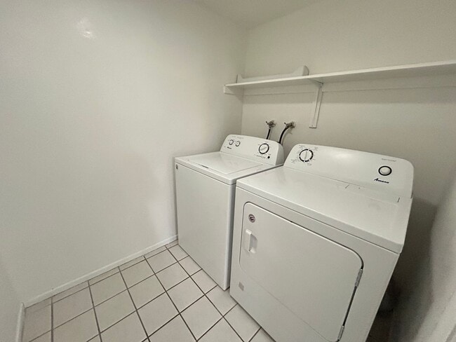 Building Photo - No HOA! 4 Bedroom 2.5 Bath with Pool!
