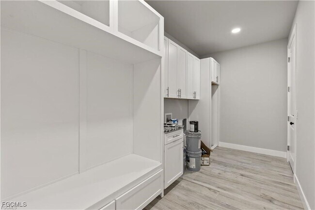 Building Photo - 3311 Surfside Blvd