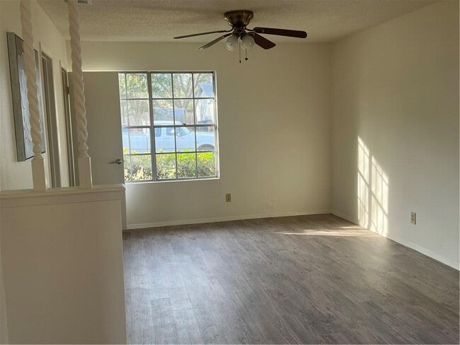 Building Photo - 6909 Skynook Dr