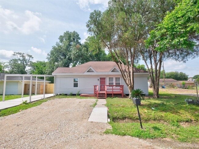 Building Photo - 2703 Areba St