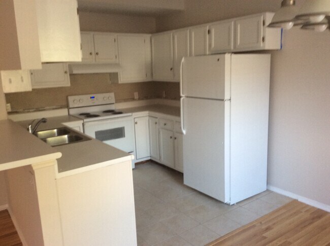 Kitchen - 9924 Tinsmith Way