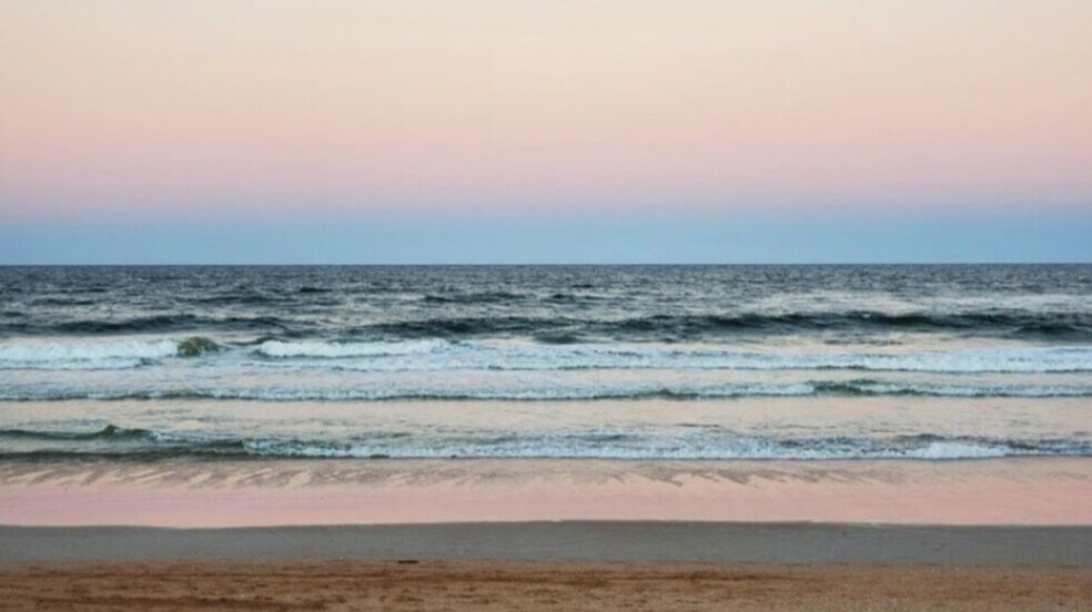 1 Block To The Beach - 216 12th St