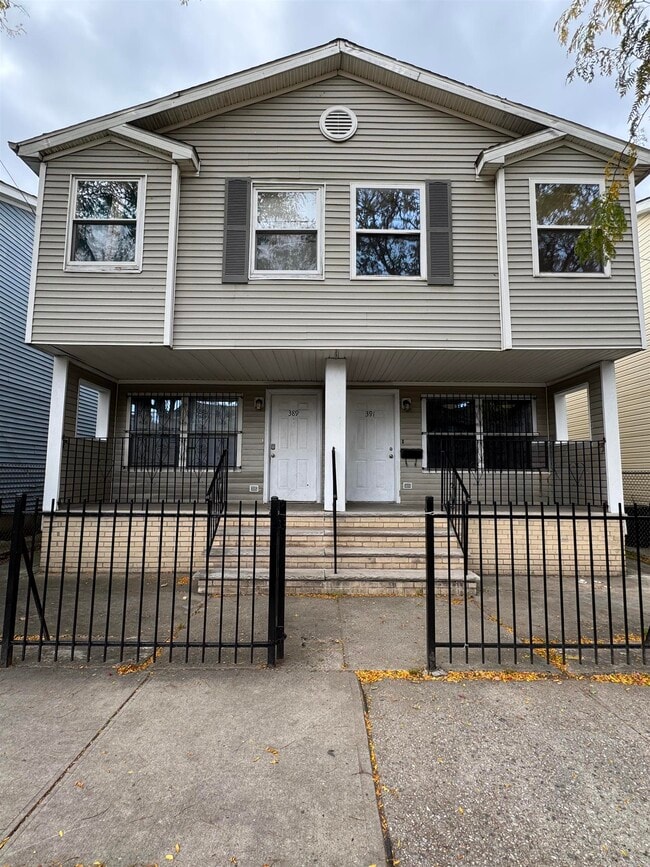 Primary Photo - 391 Pacific Ave