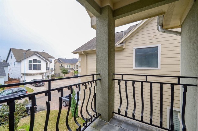 Building Photo - 1493 Silverado Dr