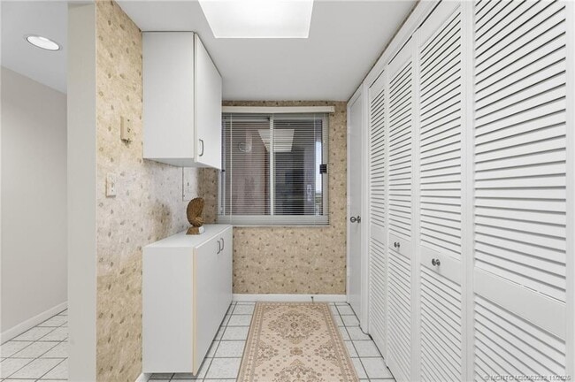 Building Photo - 3870 N Hwy A1A