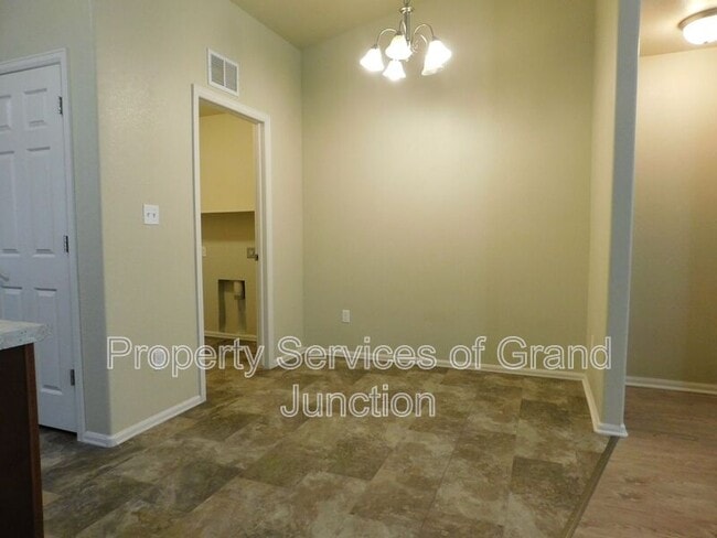 Building Photo - 3154 Glendam Drive