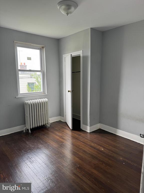 Building Photo - 160 Roselyn St