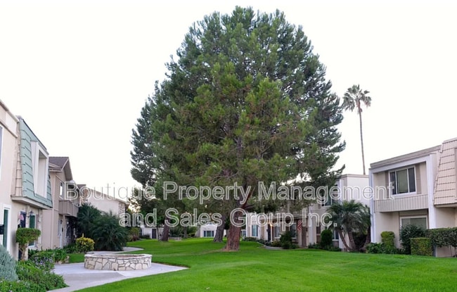 Building Photo - 11086 El Amarillo Ave