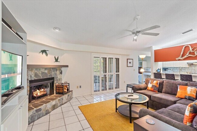 Building Photo - 4814 Country Oaks Blvd