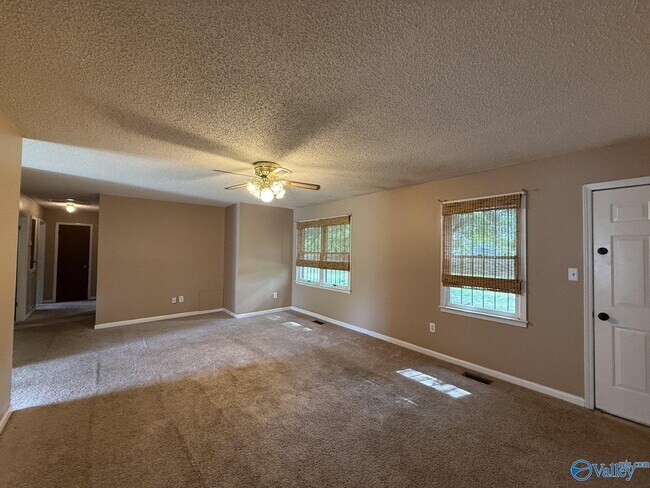Building Photo - 1908 Catchings Dr NW